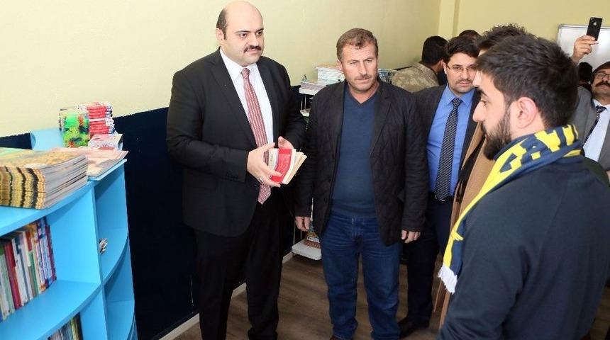 Toprakkale&rsquo;de K&uuml;t&uuml;phane Sevinci