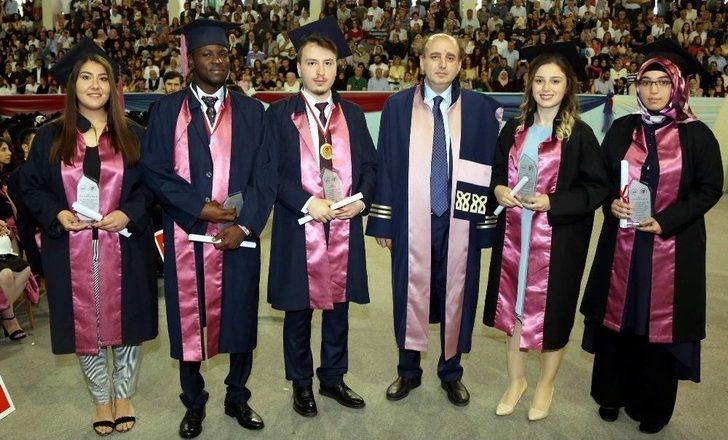 Erü Mühendislik Fakültesi’nde Mezuniyet Töreni Gerçekleştirildi G2