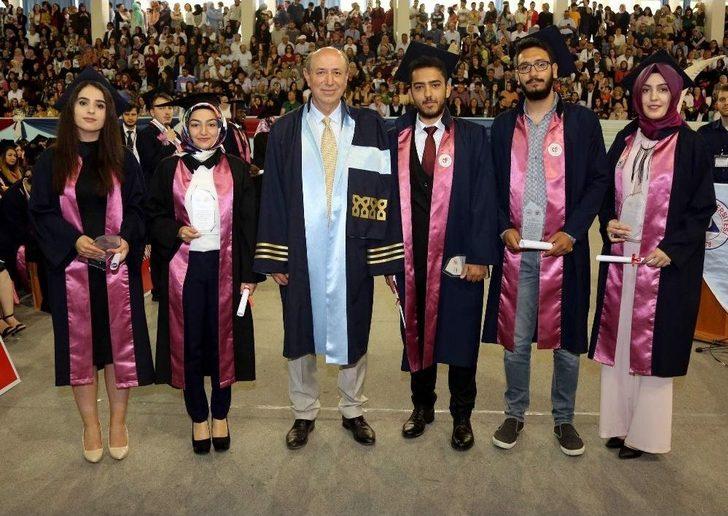 Erü Mühendislik Fakültesi’nde Mezuniyet Töreni Gerçekleştirildi G3