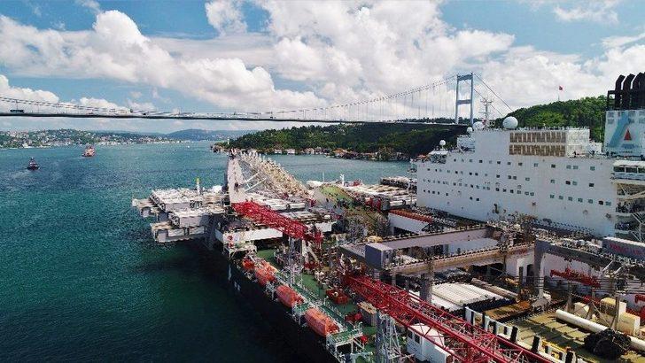 Dev Geminin İstanbul Boğazı’ndan Geçişi Sürüyor G3