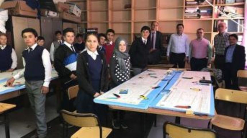 Muhtar &Ouml;m&uuml;r Eldiven: Eğitime Destek, Geleceğe Hizmet&rsquo; Anlayışıyla &Ccedil;alışıyoruz