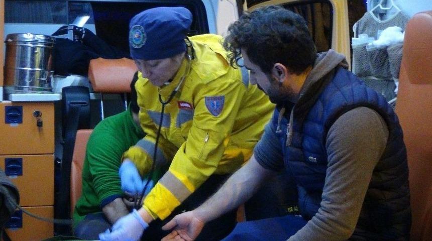 Spil&rsquo;de Bacağı Kırılarak Mahsur Kalan Gen&ccedil; Kurtarıldı