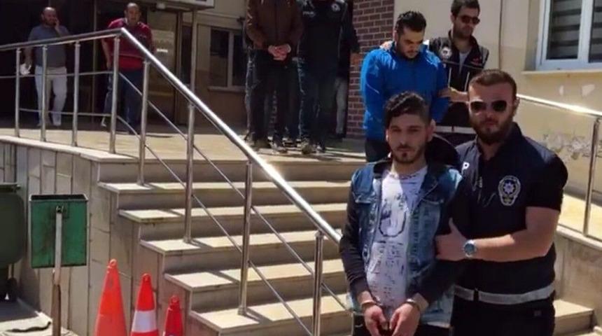 Bursa&rsquo;da Yabancı Uyruklu 4 Şahıs Uyuşturucu Maddeyle Yakalandı