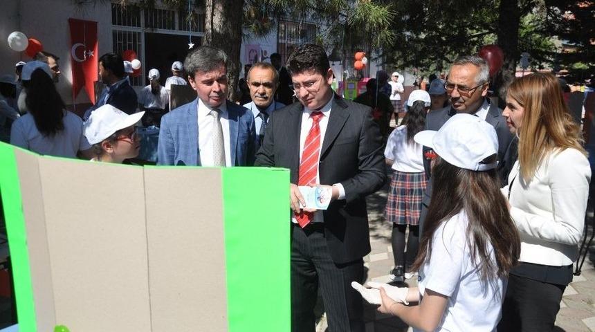 Kırkağa&ccedil;&rsquo;ta Bilim Fuarı Ve Bilim Şenliğine B&uuml;y&uuml;k İlgi