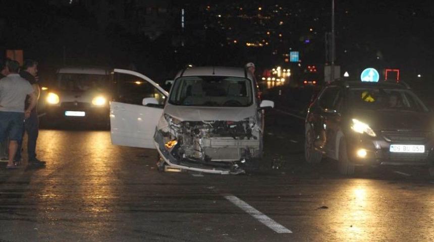 Kuşadası&rsquo;nda Trafik Kazası; 1 Yaralı