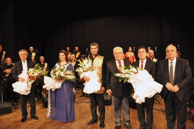 Ankara Türk Dünyası Müzik Topluluğu Konser Verdi