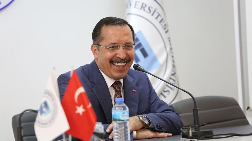 Rekt&ouml;r Bağ &Ouml;ğrencilere Başarının Sırlarını Anlattı