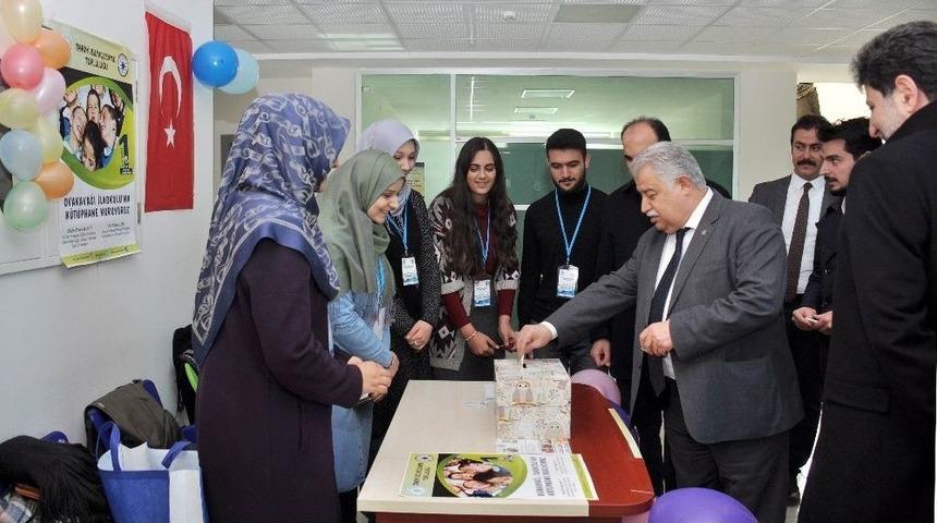 Ne&uuml;&rsquo;l&uuml; Gen&ccedil;ler İlkokula K&uuml;t&uuml;phane Kurdu