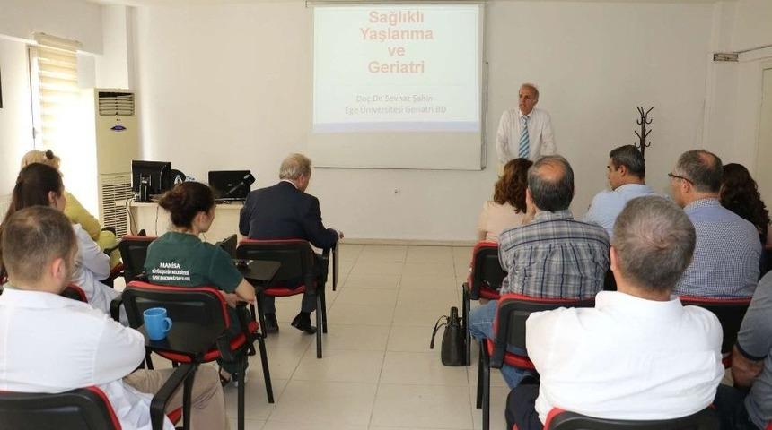 Gen&ccedil;lik Merkezinde Sağlıklı Yaşam Semineri