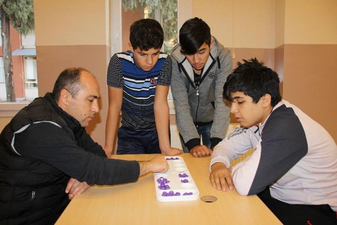 Hatay &Ccedil;ocuk Evleri&rsquo;nde 60 &Ccedil;ocuk Barınıyor