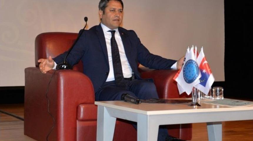 Bakan Yardımcısı Şahin, Son G&uuml;n&uuml;nde &Ouml;ğrencilerle Bir Araya Geldi