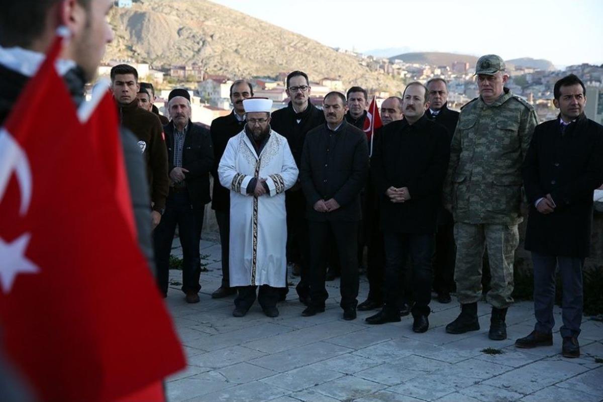 &Ccedil;anakkale Kara Savaşları&rsquo;nın 103. Yıld&ouml;n&uuml;m&uuml;nde Vefa Y&uuml;r&uuml;y&uuml;ş&uuml; D&uuml;zenlendi