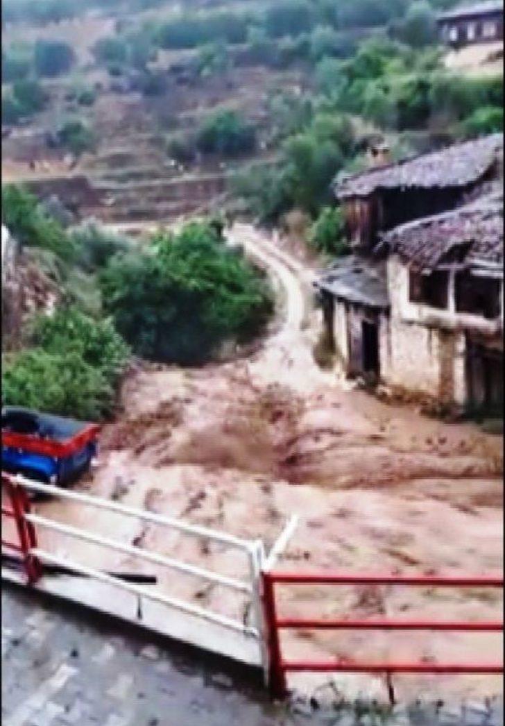 Sel Mahalleyi İkiye Ayırdı G5