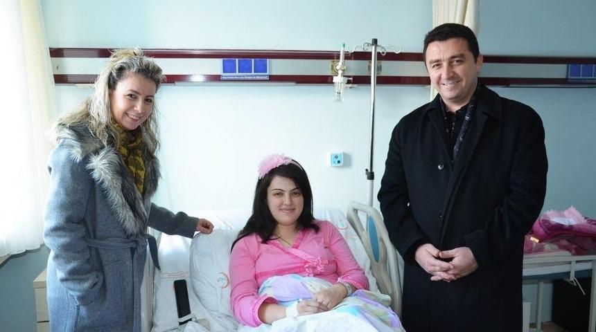 Başkan Bakıcı, Yeni Yılın İlk Bebeğini Ziyaret Etti