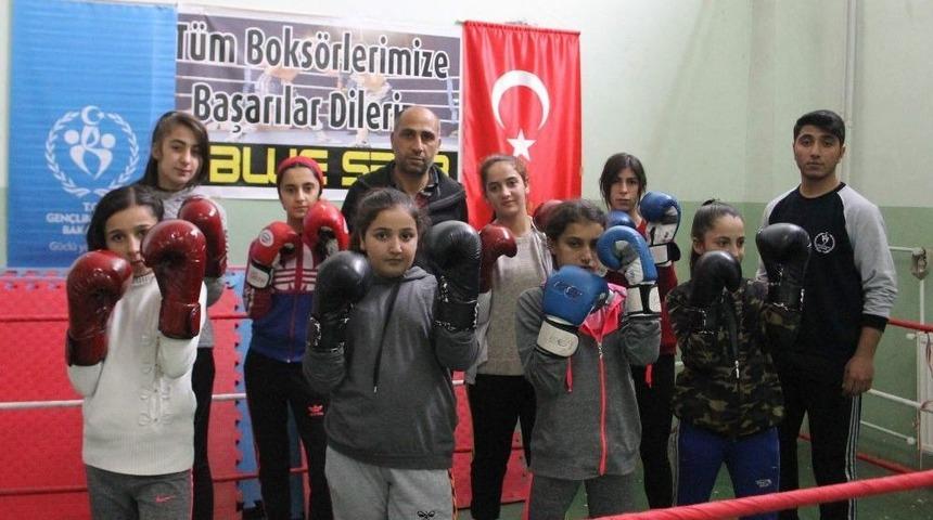 Siirtli Boks&ouml;rler T&uuml;rkiye Boks Şampiyonası&rsquo;na Hazırlanıyor