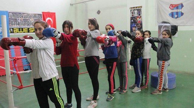 Siirtli Boksörler Türkiye Boks Şampiyonası’na Hazırlanıyor