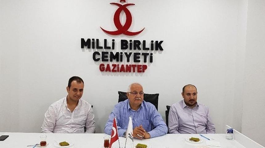 Milletvekili Erdoğan Se&ccedil;im Gezilerini S&uuml;rd&uuml;r&uuml;yor