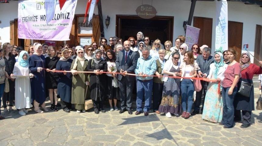 İzmek&rsquo;te İlk Yıl Sonu Sergisi A&ccedil;ıldı