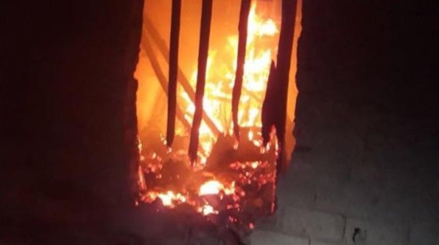 Elazığ&rsquo;da Ev Yangını