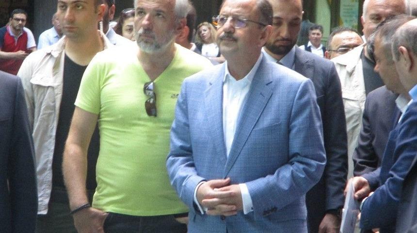 Vatandaştan Bakan &Ouml;zhaseki&rsquo;ye "imar Barışı" Ablukası