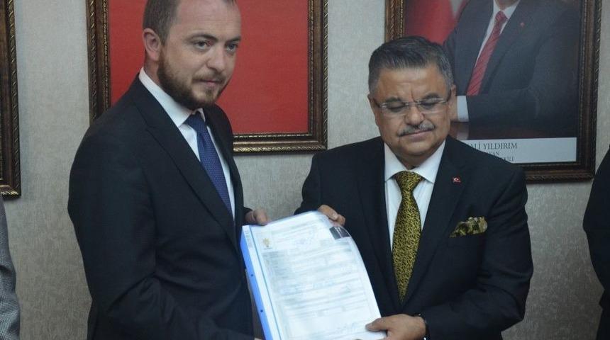 Belediye Başkanı Yağcı İstifa Ederek Milletvekili Aday Adaylığı Resmi Başvurusunu Yaptı