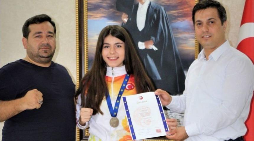 İl Müdürü Öztürk, Avrupa İkincisini Ödüllendirdi