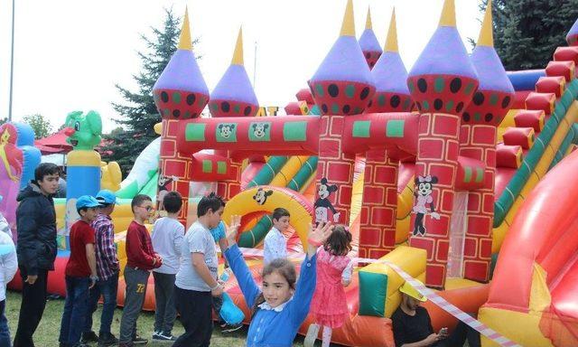 Sığınmacı Ve Göçmen Çocukların Festival Coşkusu