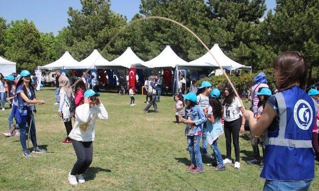 Sığınmacı Ve Göçmen Çocukların Festival Coşkusu