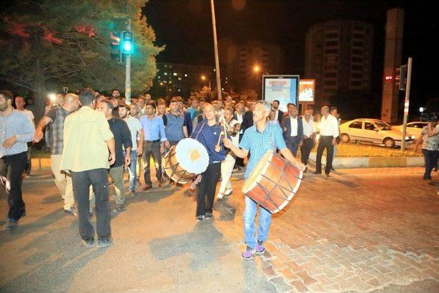 Zazalardan Mehdi Eker’e Tam Destek