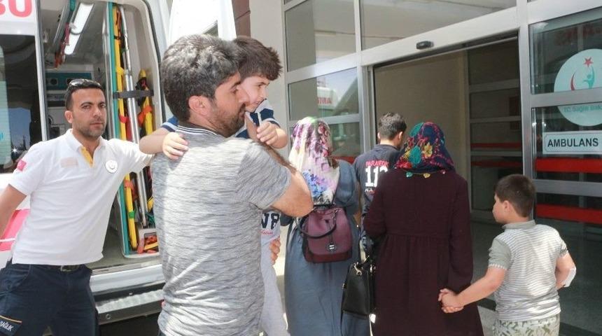 Otomobil Mucurlu Yolda Takla Attı: 5 Yaralı