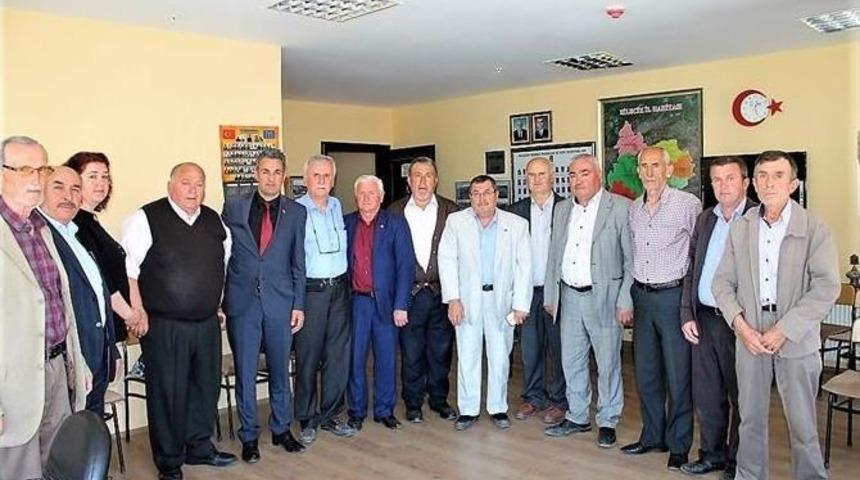 İl M&uuml;d&uuml;r&uuml; Yoldaş&rsquo;tan Muhtarlar Derneği&rsquo;ne Ziyaret
