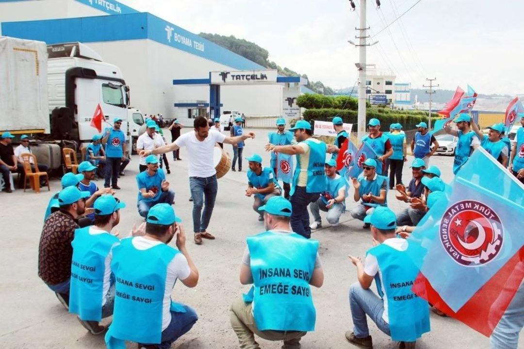 Demir &Ccedil;elik Fabrikası İş&ccedil;ileri Greve &Ccedil;ıktı