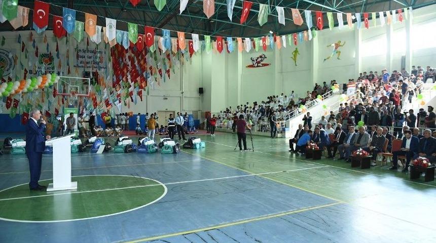 Yeşilyurt Belediyesi&rsquo;nden Amat&ouml;r Spor Kul&uuml;plerine Malzeme Desteği