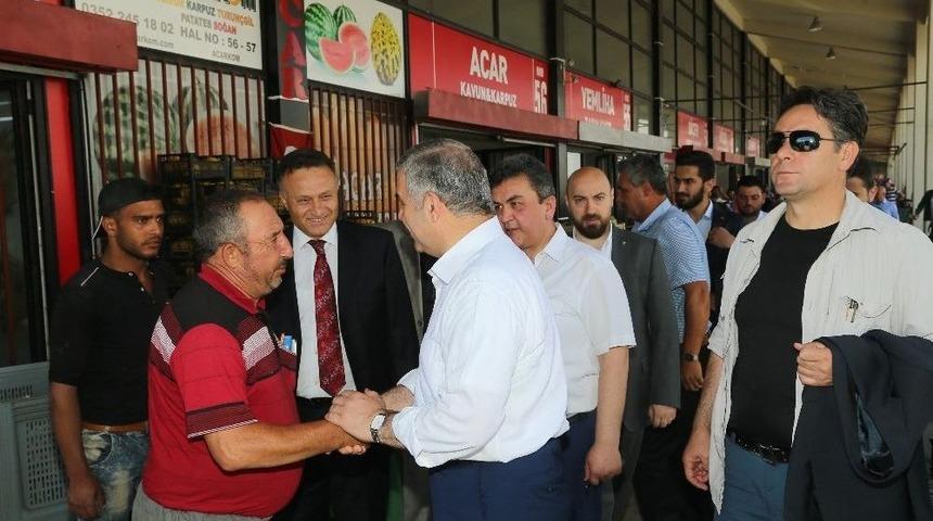 Başkan &Ccedil;elik Hal Esnafı İle