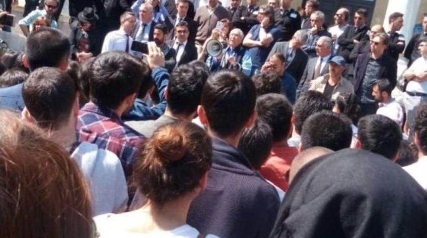 Gazi &Uuml;niversitesinde &Ouml;ğrencilerden Eylem