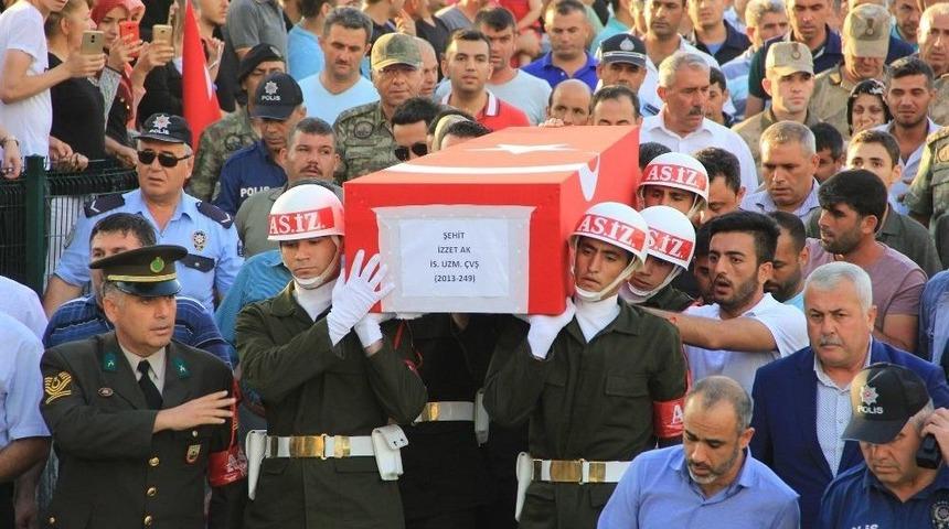 Şehit Uzman &Ccedil;avuş İzzet Ak Hatay&rsquo;da Son Yolculuğuna Uğurlandı