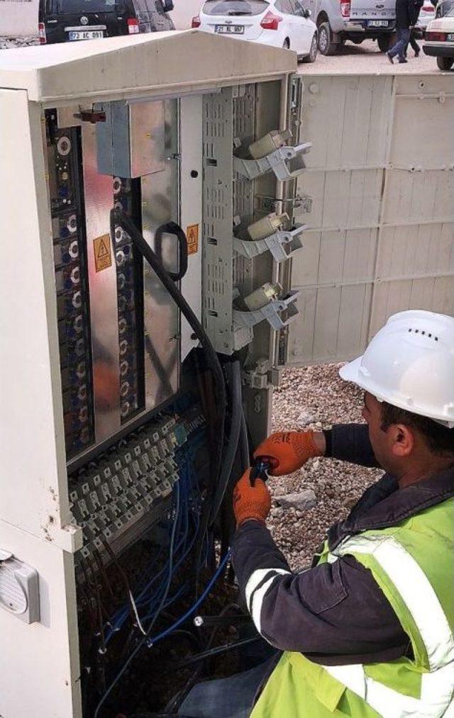 Cizre’de Kaçak Elektriği Önleyen 46 Panoya Hasar Verildi