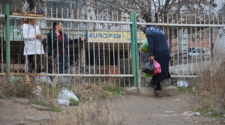 Mahalleli &Uuml;st Ge&ccedil;it İstiyor