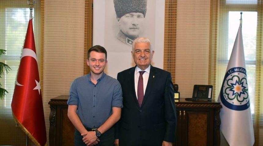 Başkan G&uuml;r&uuml;n Usta-&ccedil;ırak Projesi İle Gen&ccedil;lerle Buluştu