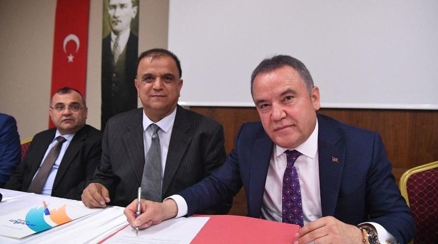 Başkan B&ouml;cek&rsquo;e Pazarcılardan Tam Destek