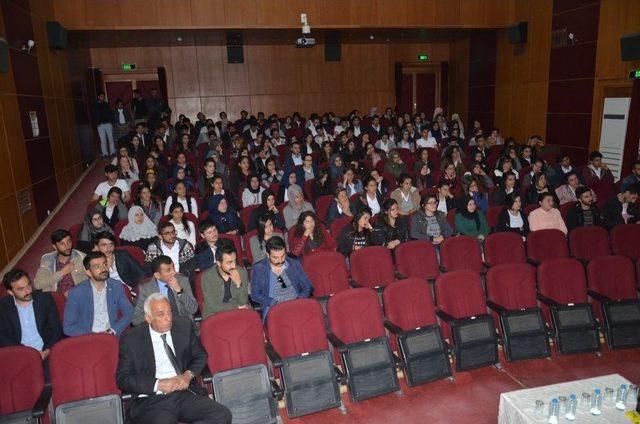 Yüksekova’da Tanıtım Ve Kariyer Günlüğü Etkinliği