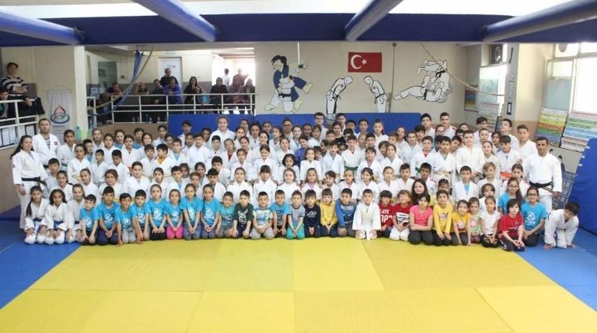 Salihli&rsquo;de Judocular Kemer Atladı