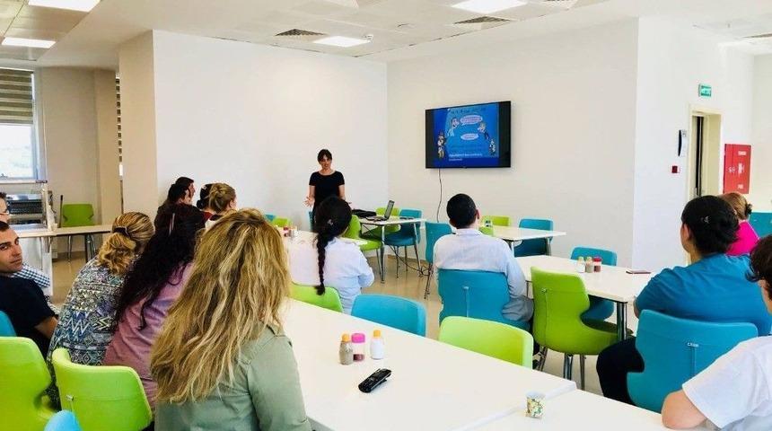 Lapseki Devlet Hastanesinde Hizmet İ&ccedil;i Eğitim Semineri Yapılıyor