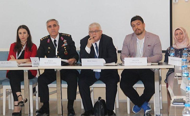 “doğu Anadolu’da Uluslararası Göç” Atatürk Üniversitesi’nde Masaya Yatırıldı G5