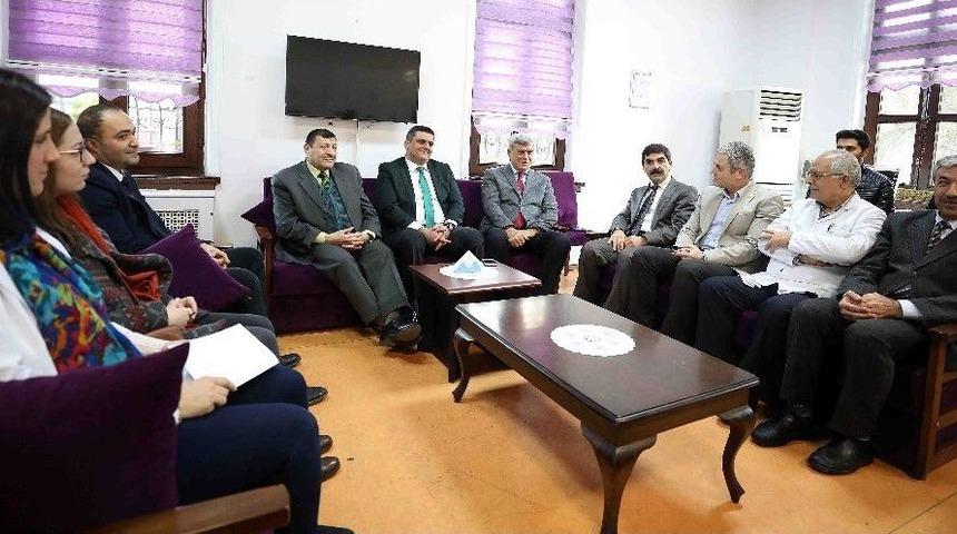 Başkan Karaosmanoğlu: "eğitime Ciddi B&uuml;t&ccedil;eler Ayırıyoruz&rsquo;&rsquo;