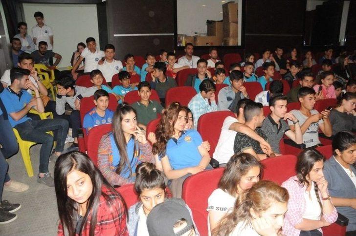 Hakem Suat Arslanboğa Cizre’de Öğrencilerle Buluştu G4