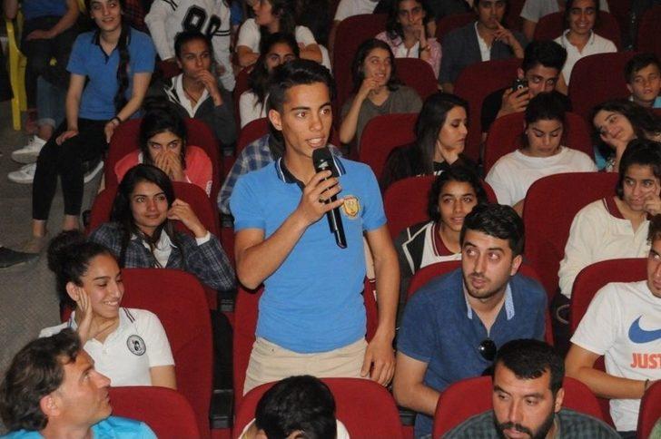 Hakem Suat Arslanboğa Cizre’de Öğrencilerle Buluştu G5
