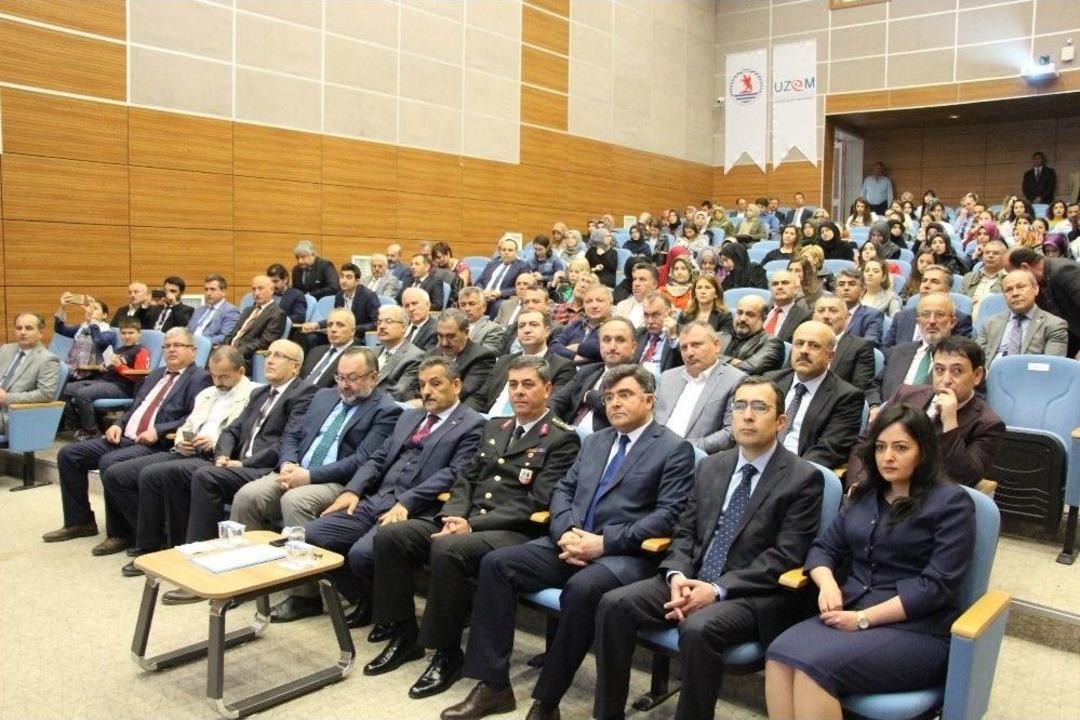 Uluslararası &rsquo;şiddet&rsquo; Kongresi Om&uuml;&rsquo;de Başladı