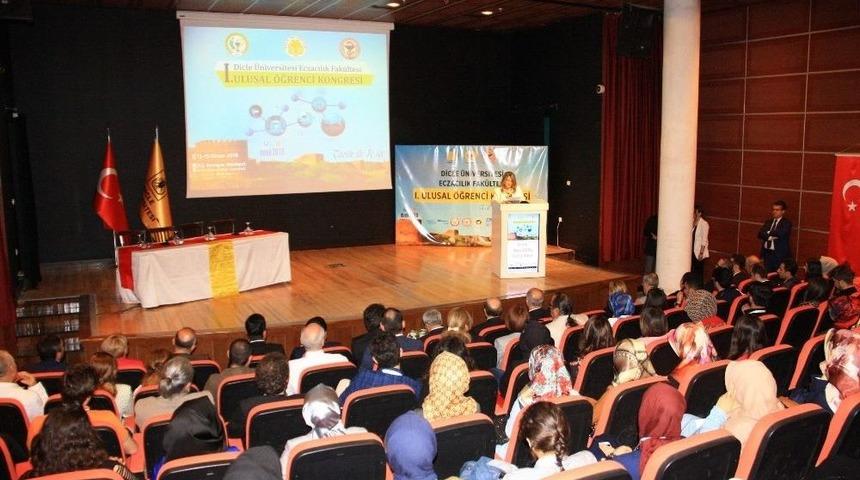 Dicle &Uuml;niversitesi Eczacılık Fak&uuml;ltesi 1. &Ouml;ğrenci Kongresi