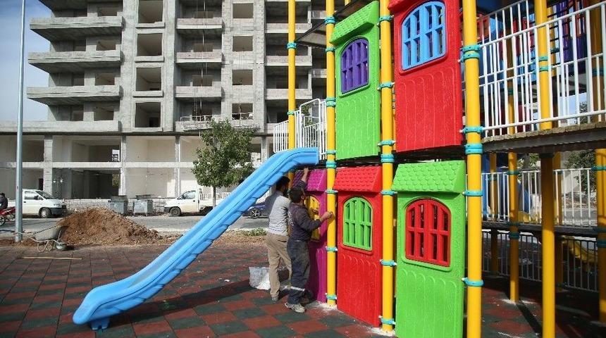 Erdemli Belediyesi&rsquo;nden &Ccedil;ocuklar İ&ccedil;in Kule Park